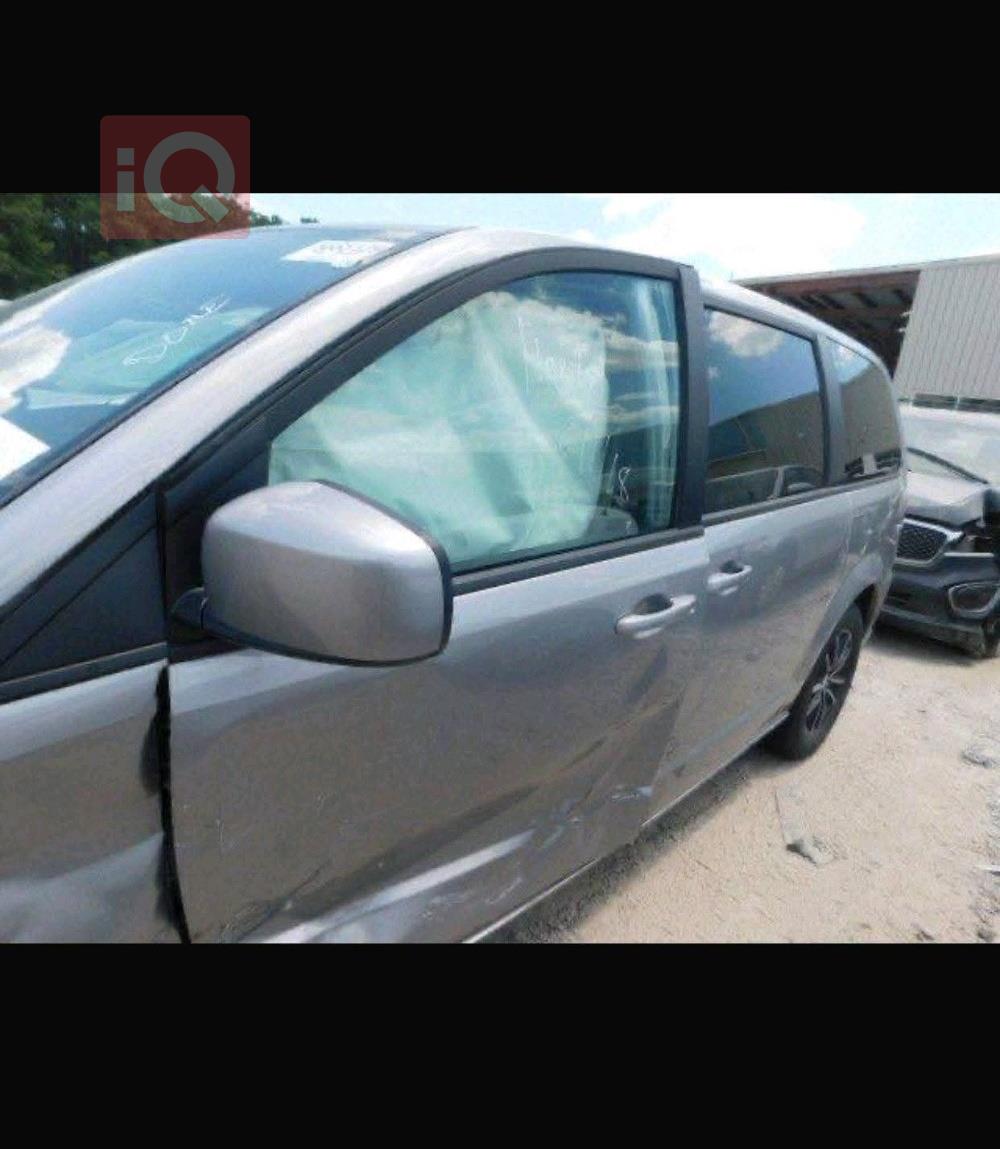 دودج جراند كارافان